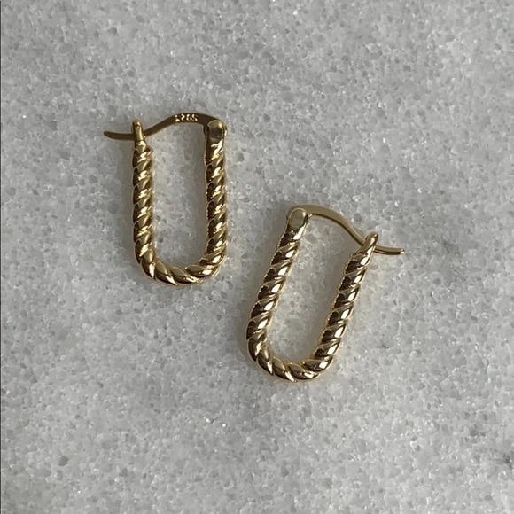 Modest Lu Jewelry - Gold Rope Twist Oval Hoop Earrings